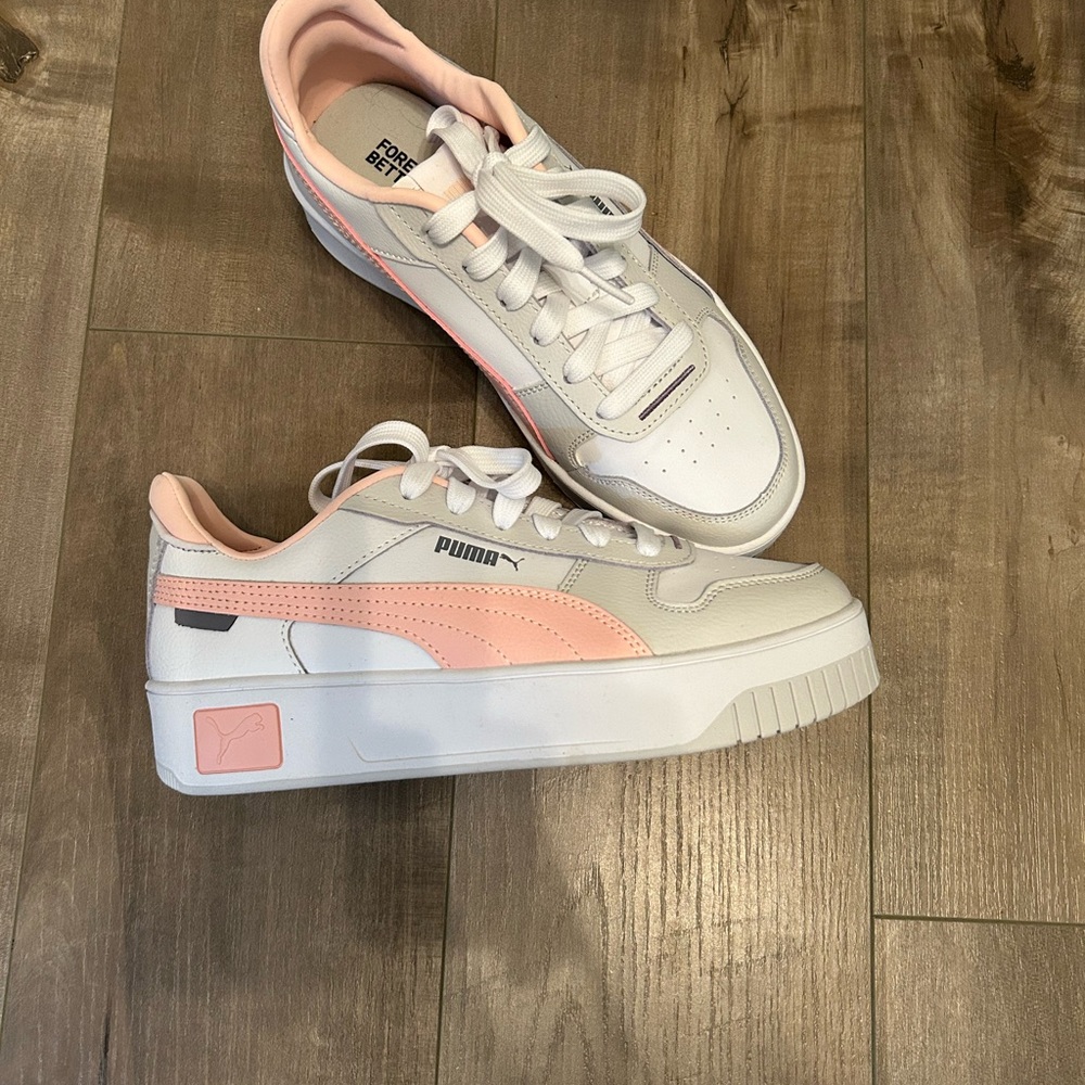 Puma Women's White and Peach Sneakers